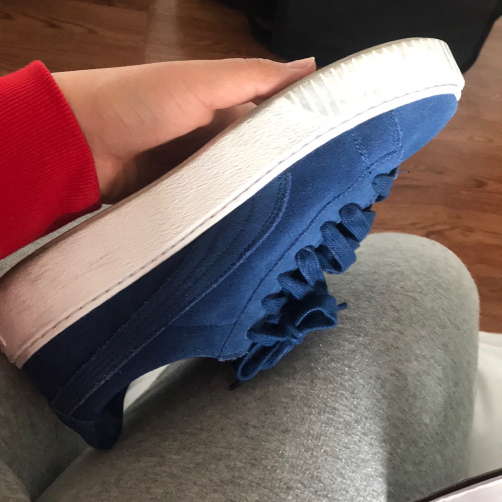Suede pumas - Picture 2 of 2